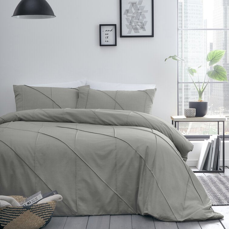 Abana Grey Pleated Cotton Satin Double Bed Duvet Set Abana Grey Pleated Cotton Satin Double Bed Duvet Set